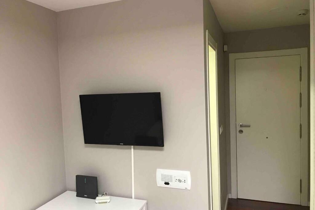 Loft Con Entrada Autonoma/Terraza/Wifi En Centro Apartment A Coruna Bagian luar foto